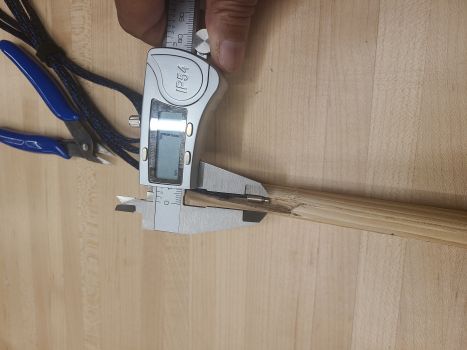 picture of measuring the groove